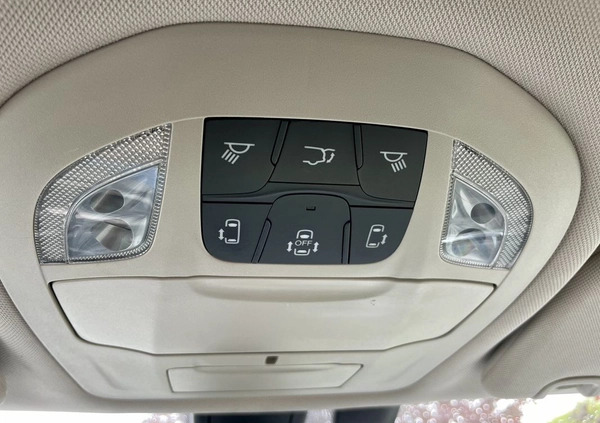 Chrysler Pacifica cena 139900 przebieg: 120000, rok produkcji 2020 z Krosno małe 704